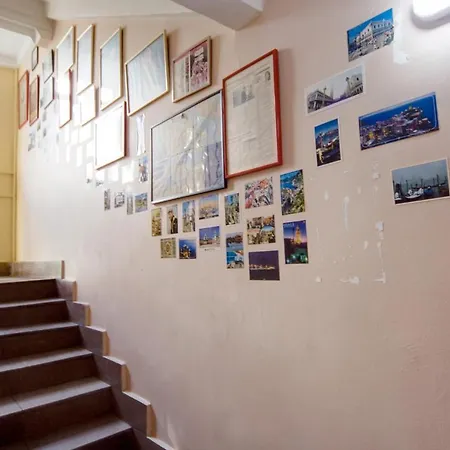 Podolski Parus Hostel Kiew
